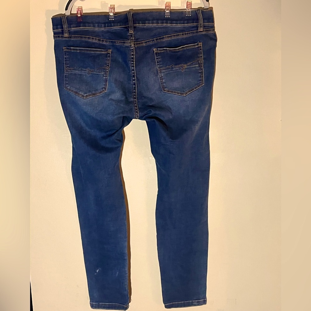 Jeans - Picture 2 of 3